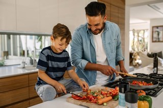 Koken-en-bakken-met-kinderen-wat-kun-je-samen-maken